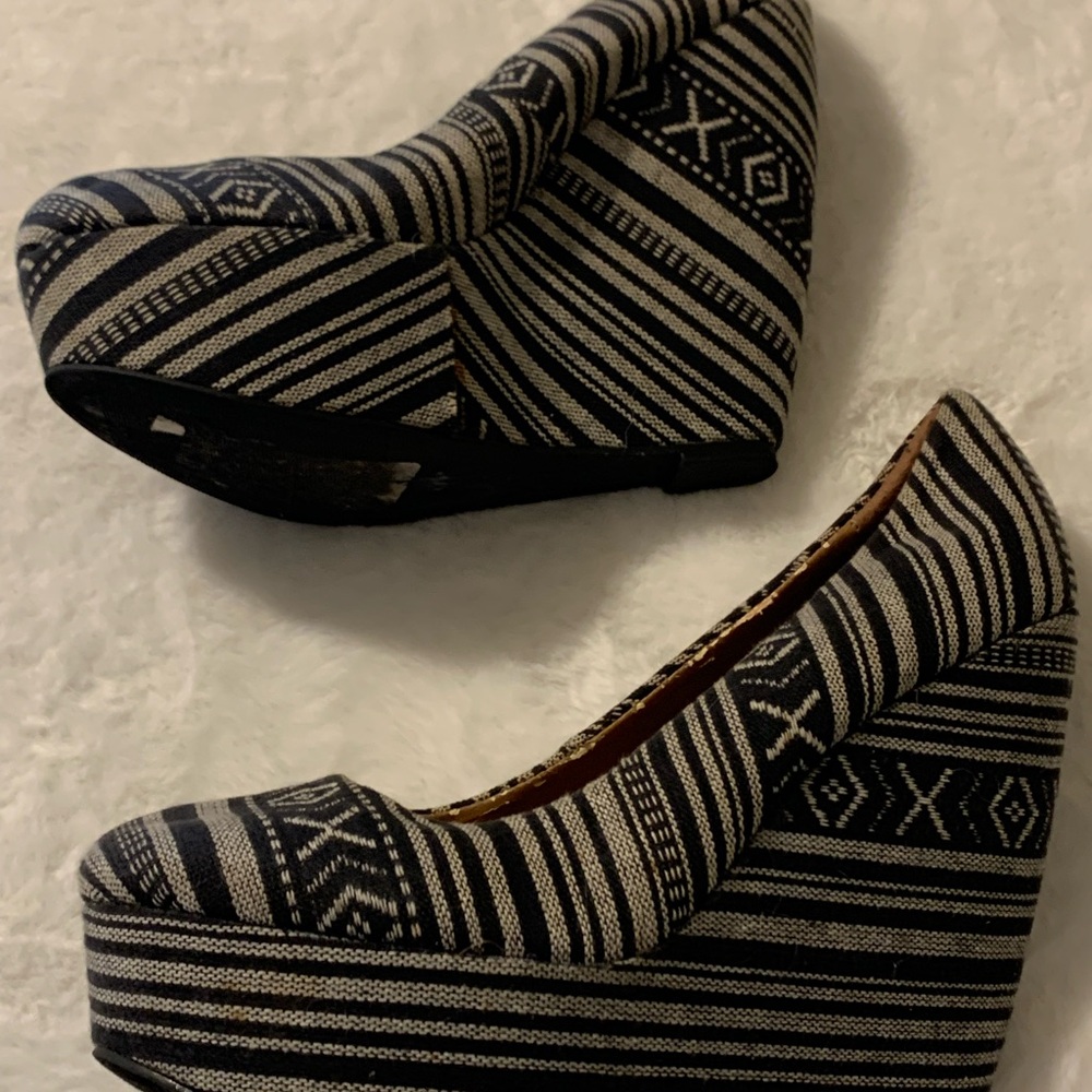 Steve Madden 5" Platform Heels"Madden Girl" Line.Slip on Animal Print.Great Cond